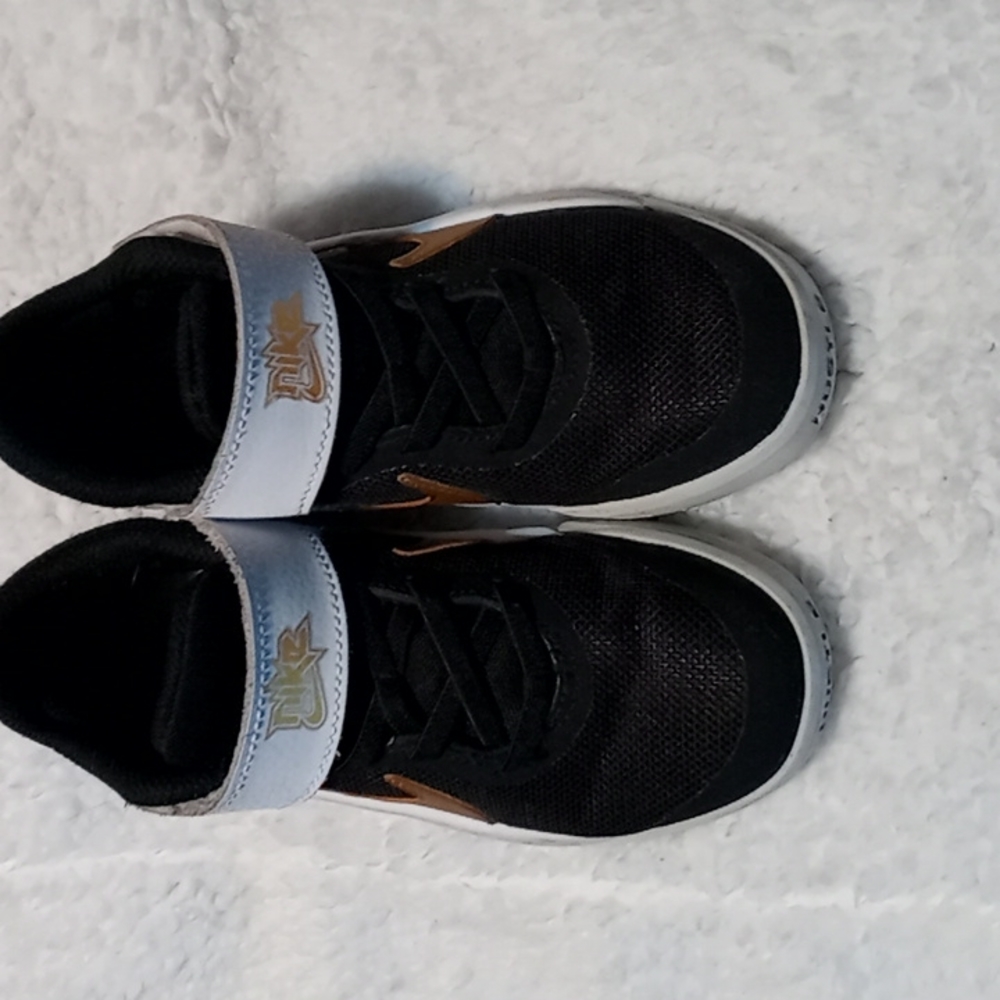 Nike Hustle Team D 10 little kid size 12.5
